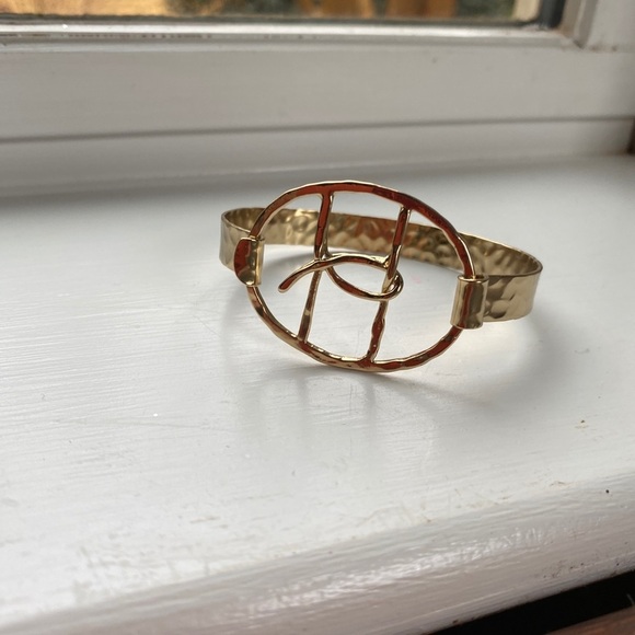NWT Anthropologie Gold Monogram Script Cuff Bracelet  T H - Picture 5 of 10